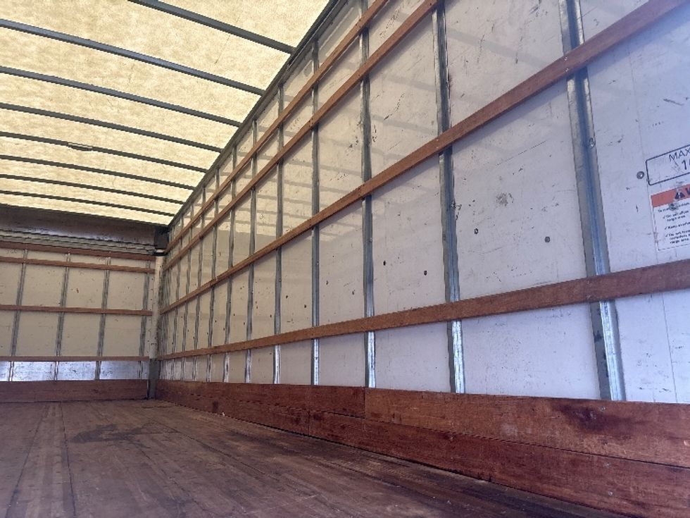 Medium Duty Box Truck-Light and Medium Duty Trucks-International-2021-MV607-Everett-WA-218,515\n\t\tmiles-$ 39,500 - Image 12