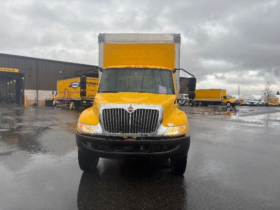 Medium Duty Box Truck-Light and Medium Duty Trucks-International-2021-MV607-Everett-WA-218,515\n\t\tmiles-$ 39,500 - Image 2