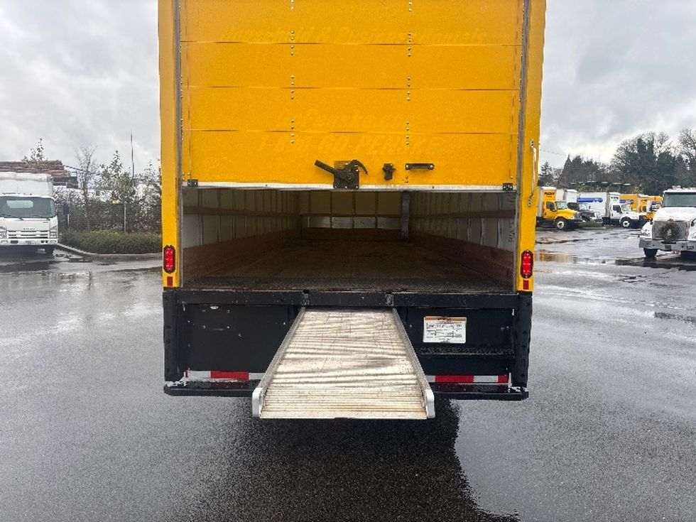 Medium Duty Box Truck-Light and Medium Duty Trucks-International-2021-MV607-Everett-WA-218,515\n\t\tmiles-$ 39,500 - Image 9