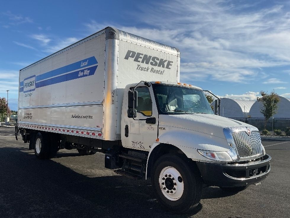 Medium Duty Box Truck-Light and Medium Duty Trucks-International-2021-MV607-Everett-WA-219,757\n\t\tmiles-$ 46,750 - Image 1