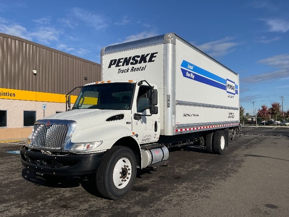 Medium Duty Box Truck-Light and Medium Duty Trucks-International-2021-MV607-Everett-WA-219,757\n\t\tmiles-$ 46,750 - Image 3