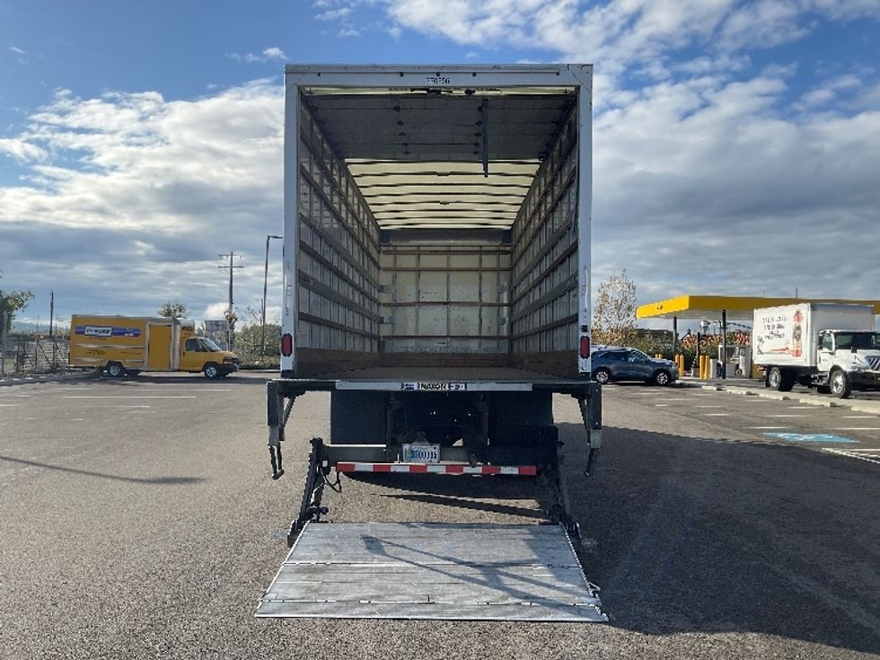 Medium Duty Box Truck-Light and Medium Duty Trucks-International-2021-MV607-Everett-WA-219,757\n\t\tmiles-$ 46,750 - Image 9