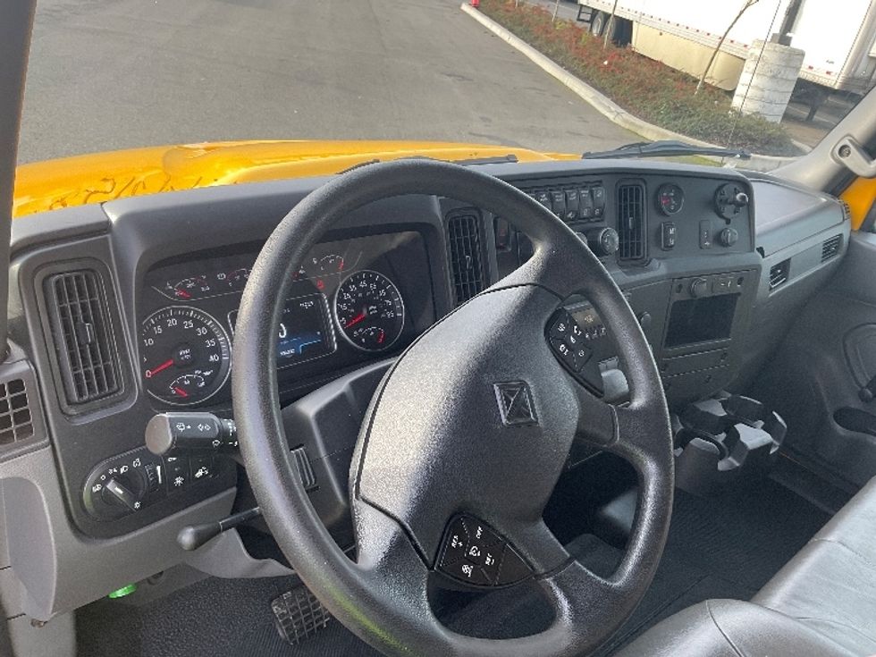 Medium Duty Box Truck-Light and Medium Duty Trucks-International-2021-MV607-Everett-WA-232,223\n\t\tmiles-$ 37,500 - Image 16