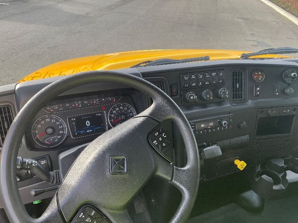 Medium Duty Box Truck-Light and Medium Duty Trucks-International-2021-MV607-Everett-WA-232,223\n\t\tmiles-$ 37,500 - Image 17