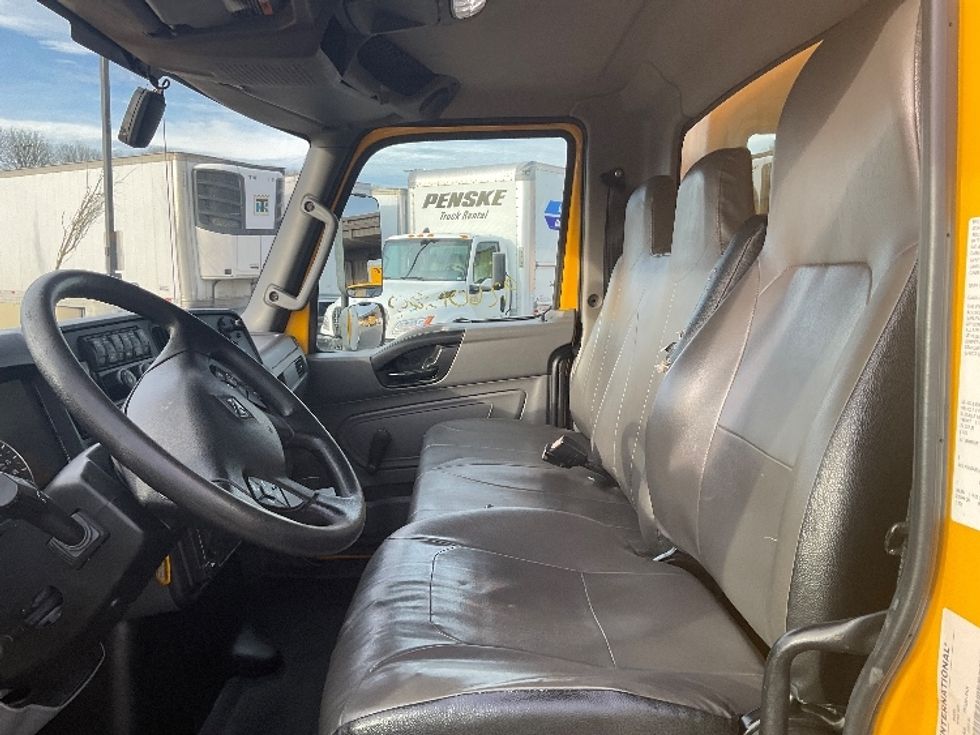 Medium Duty Box Truck-Light and Medium Duty Trucks-International-2021-MV607-Everett-WA-232,223\n\t\tmiles-$ 37,500 - Image 18