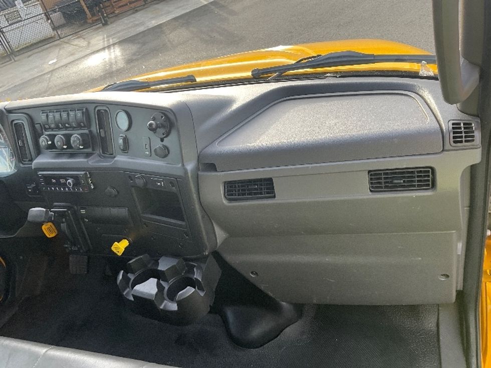 Medium Duty Box Truck-Light and Medium Duty Trucks-International-2021-MV607-Everett-WA-232,223\n\t\tmiles-$ 37,500 - Image 20