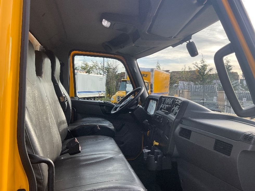 Medium Duty Box Truck-Light and Medium Duty Trucks-International-2021-MV607-Everett-WA-232,223\n\t\tmiles-$ 37,500 - Image 21