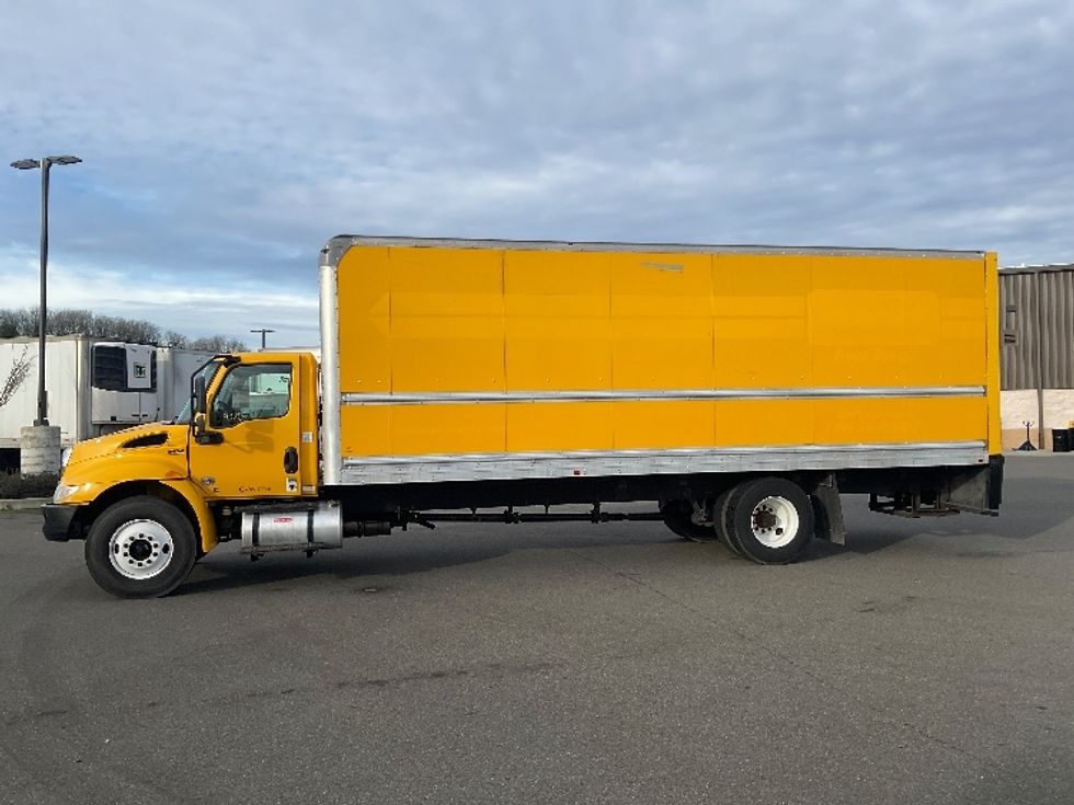 Medium Duty Box Truck-Light and Medium Duty Trucks-International-2021-MV607-Everett-WA-232,223\n\t\tmiles-$ 37,500 - Image 4