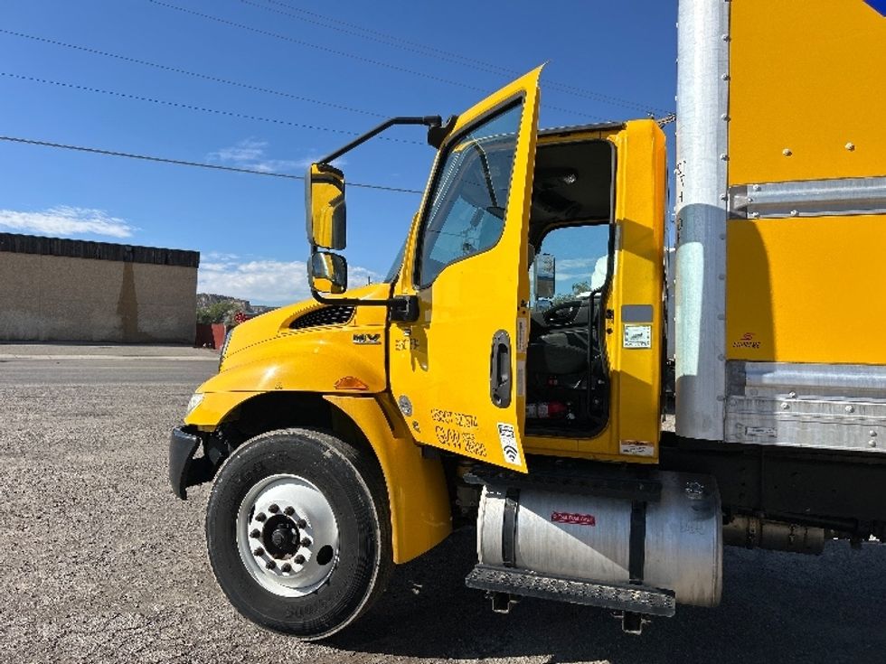 Medium Duty Box Truck-Light and Medium Duty Trucks-International-2021-MV607-Farmington-NM-226,596\n\t\tmiles-$ 41,500 - Image 16