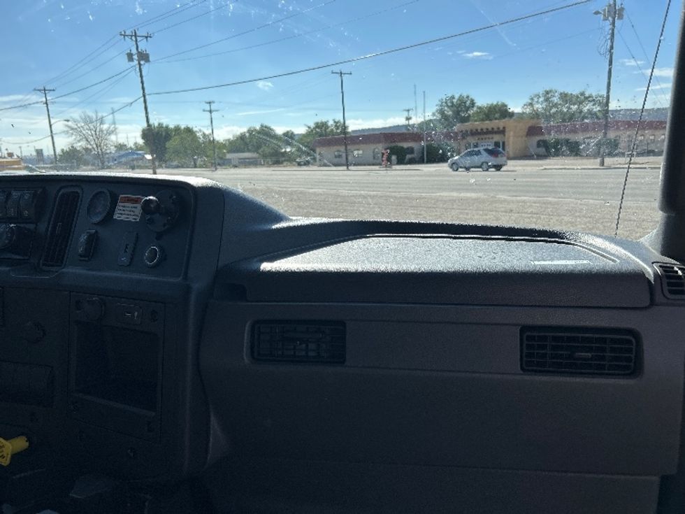 Medium Duty Box Truck-Light and Medium Duty Trucks-International-2021-MV607-Farmington-NM-226,596\n\t\tmiles-$ 41,500 - Image 21