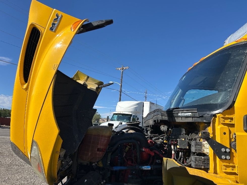 Medium Duty Box Truck-Light and Medium Duty Trucks-International-2021-MV607-Farmington-NM-226,596\n\t\tmiles-$ 41,500 - Image 23