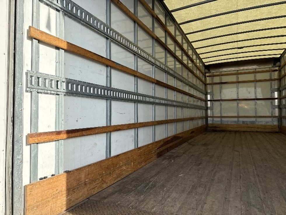 Medium Duty Box Truck-Light and Medium Duty Trucks-International-2021-MV607-Findlay-OH-93,000\n\t\tmiles-$ 68,500 - Image 11