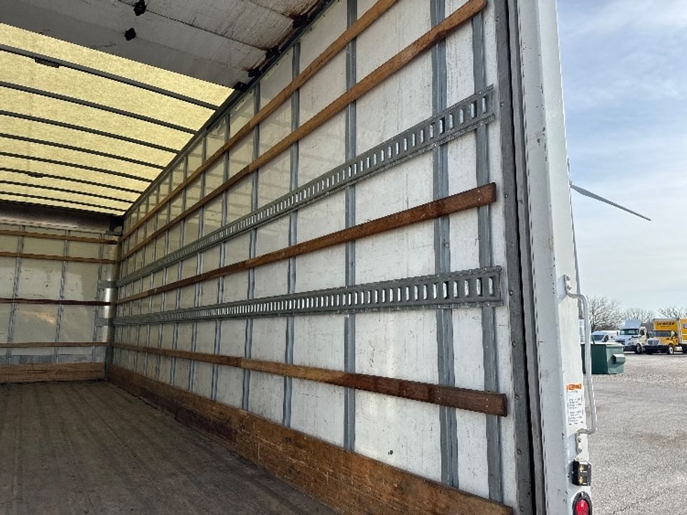 Medium Duty Box Truck-Light and Medium Duty Trucks-International-2021-MV607-Findlay-OH-93,000\n\t\tmiles-$ 68,500 - Image 12