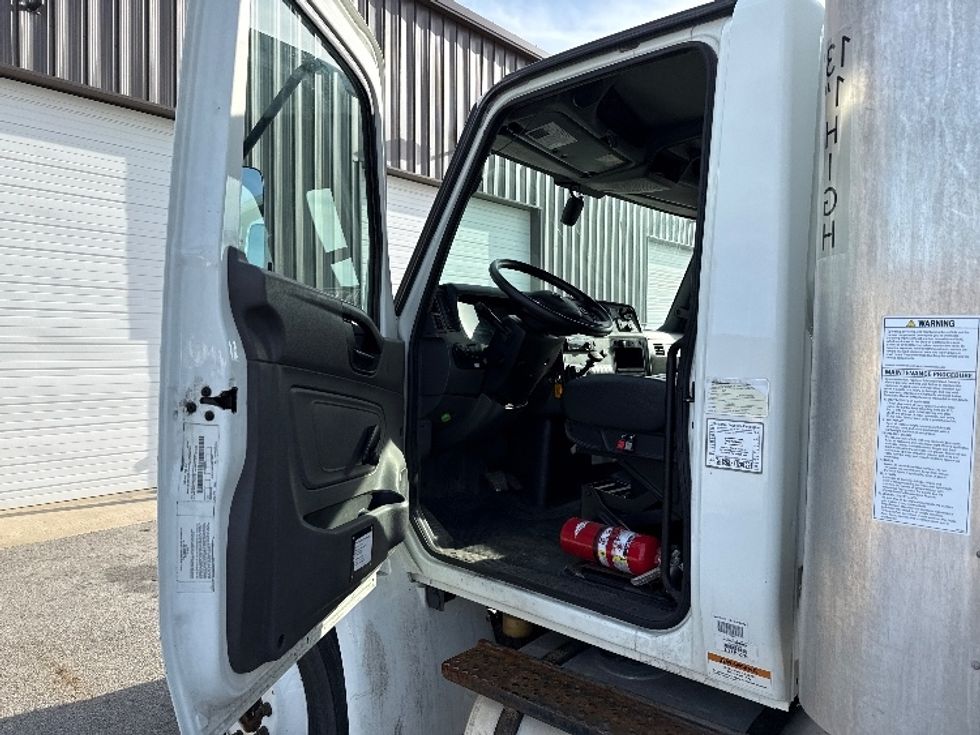Medium Duty Box Truck-Light and Medium Duty Trucks-International-2021-MV607-Findlay-OH-93,000\n\t\tmiles-$ 68,500 - Image 16