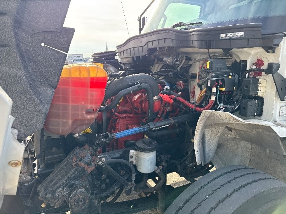 Medium Duty Box Truck-Light and Medium Duty Trucks-International-2021-MV607-Findlay-OH-93,000\n\t\tmiles-$ 68,500 - Image 24