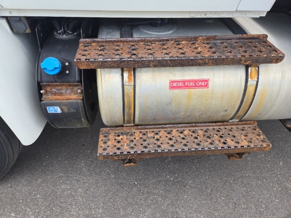 Medium Duty Box Truck-Light and Medium Duty Trucks-International-2021-MV607-Fitchburg-MA-142,862\n\t\tmiles-$ 54,250 - Image 26