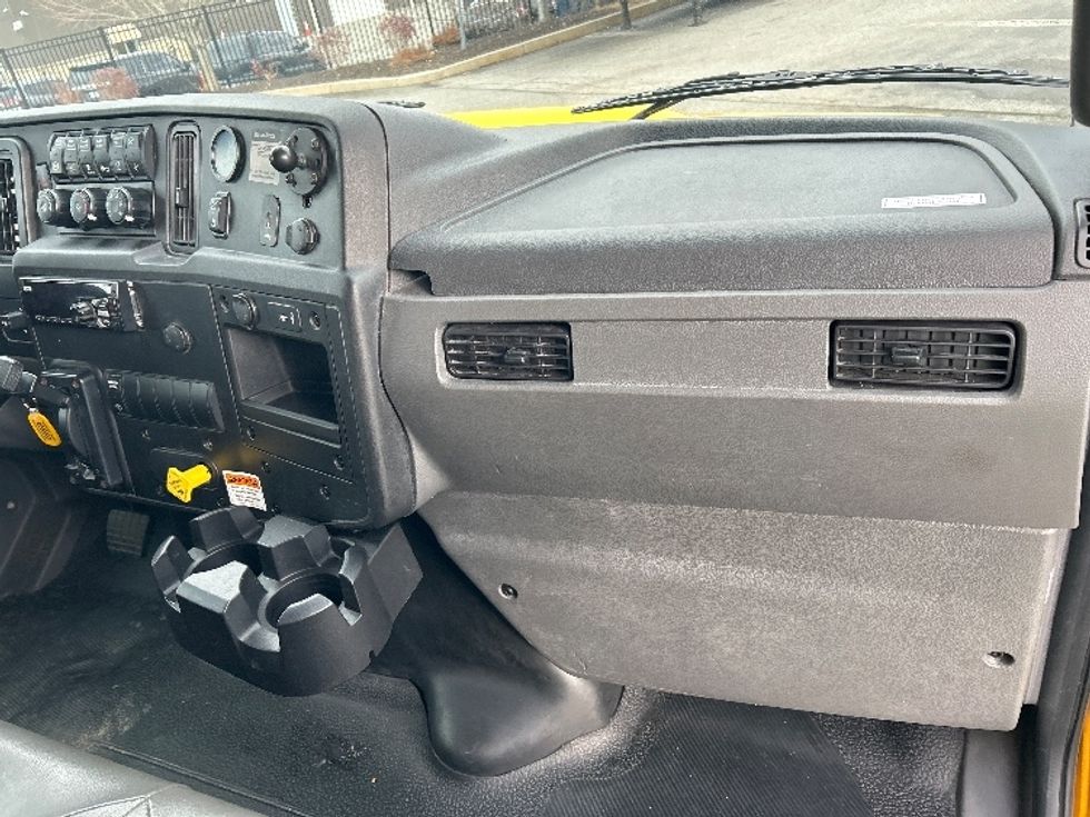 Medium Duty Box Truck-Light and Medium Duty Trucks-International-2021-MV607-Fitchburg-MA-149,252\n\t\tmiles-$ 38,500 - Image 21