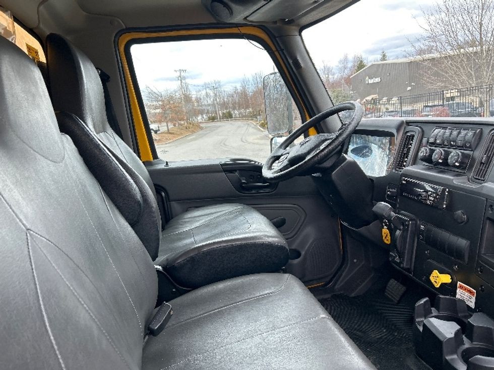 Medium Duty Box Truck-Light and Medium Duty Trucks-International-2021-MV607-Fitchburg-MA-149,252\n\t\tmiles-$ 38,500 - Image 22