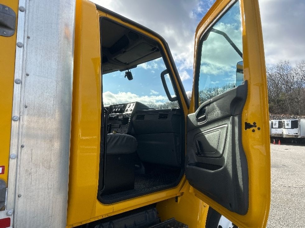 Medium Duty Box Truck-Light and Medium Duty Trucks-International-2021-MV607-Fitchburg-MA-166,474\n\t\tmiles-$ 36,250 - Image 20