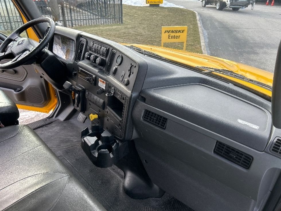 Medium Duty Box Truck-Light and Medium Duty Trucks-International-2021-MV607-Fitchburg-MA-166,474\n\t\tmiles-$ 36,250 - Image 22