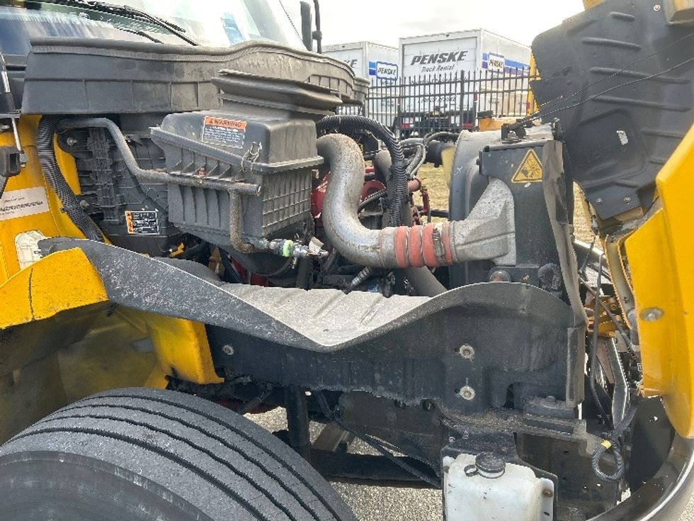 Medium Duty Box Truck-Light and Medium Duty Trucks-International-2021-MV607-Fitchburg-MA-166,474\n\t\tmiles-$ 36,250 - Image 23