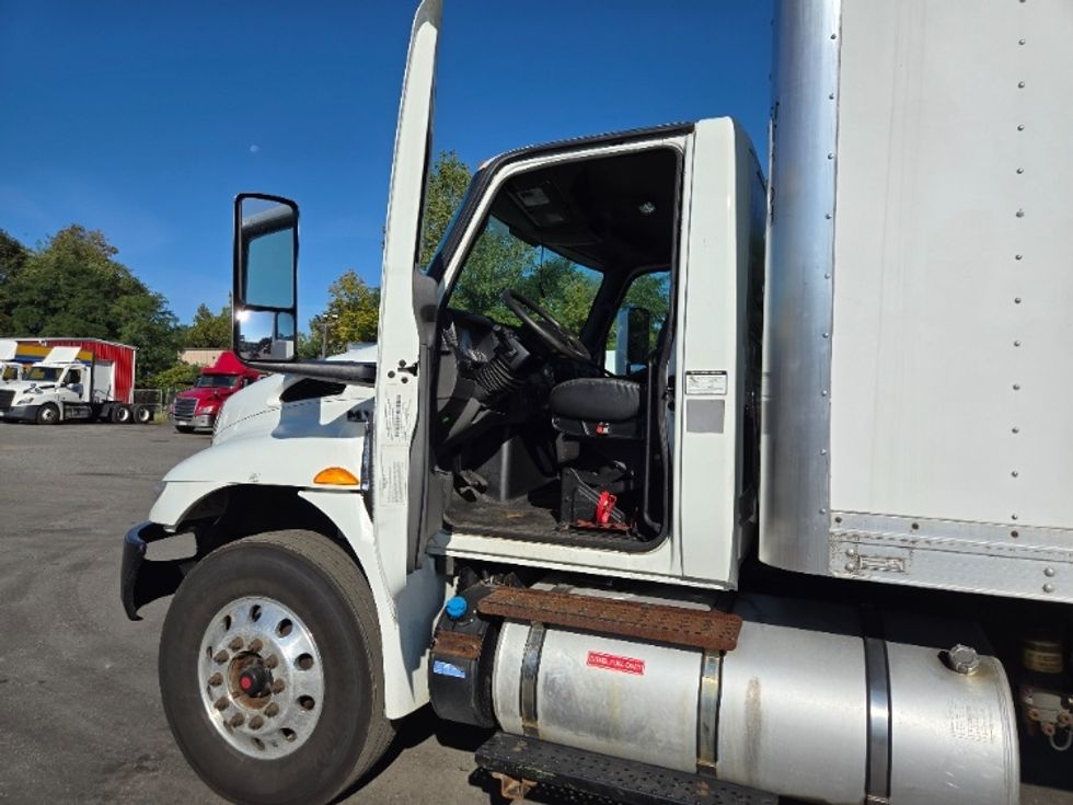 Medium Duty Box Truck-Light and Medium Duty Trucks-International-2021-MV607-Fitchburg-MA-183,520\n\t\tmiles-$ 48,500 - Image 16