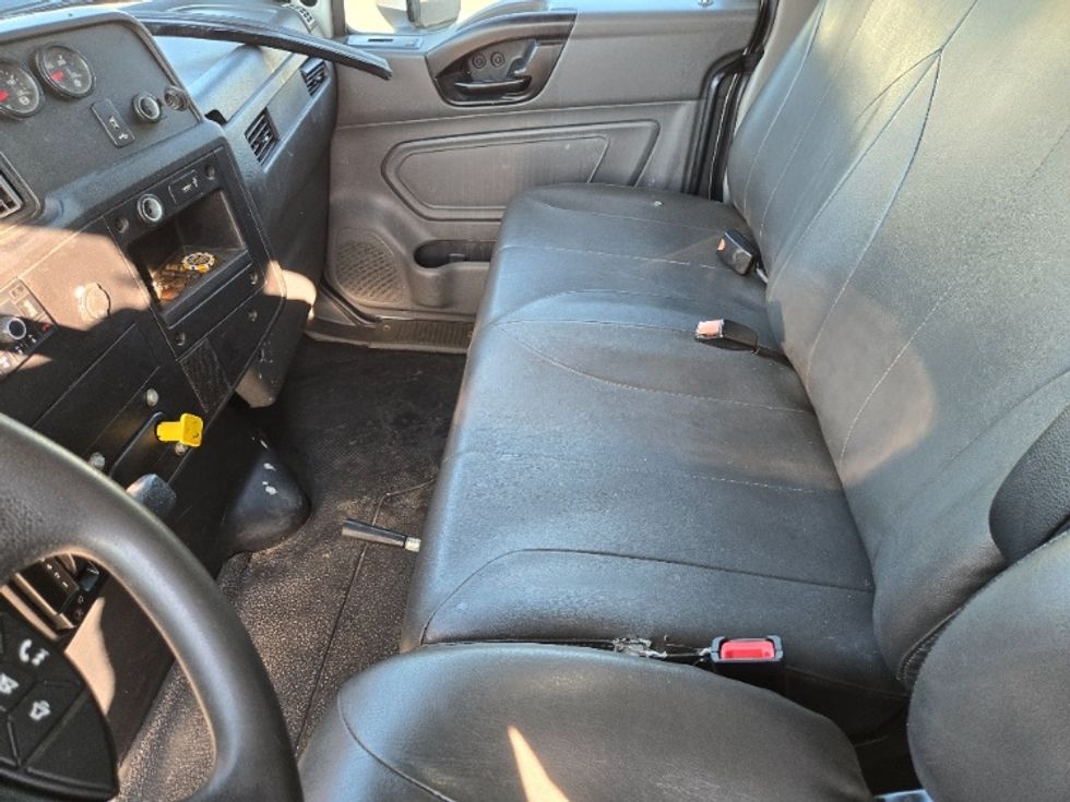 Medium Duty Box Truck-Light and Medium Duty Trucks-International-2021-MV607-Fitchburg-MA-183,520\n\t\tmiles-$ 48,500 - Image 19