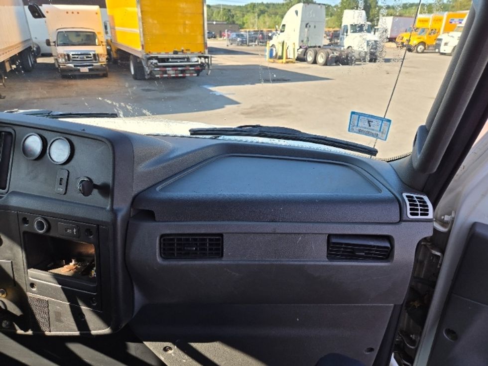 Medium Duty Box Truck-Light and Medium Duty Trucks-International-2021-MV607-Fitchburg-MA-183,520\n\t\tmiles-$ 48,500 - Image 21