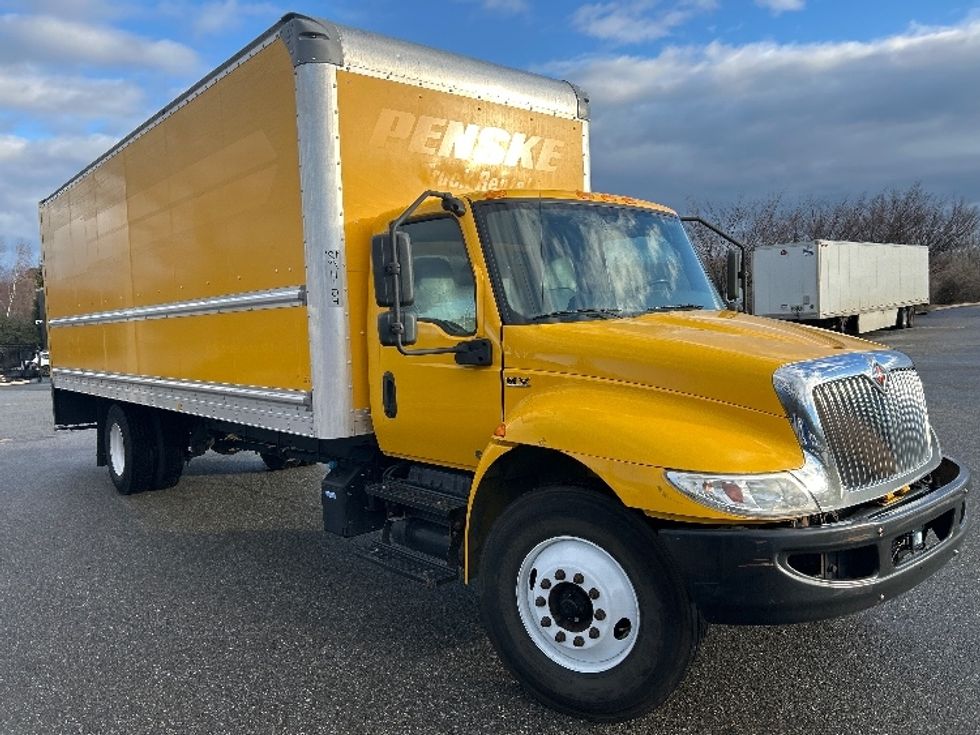 Medium Duty Box Truck-Light and Medium Duty Trucks-International-2021-MV607-Fitchburg-MA-194,554\n\t\tmiles-$ 38,250 - Image 1