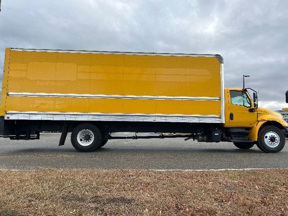 Medium Duty Box Truck-Light and Medium Duty Trucks-International-2021-MV607-Fitchburg-MA-194,554\n\t\tmiles-$ 38,250 - Image 15