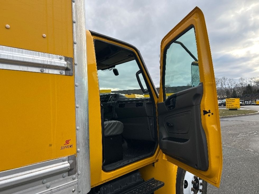 Medium Duty Box Truck-Light and Medium Duty Trucks-International-2021-MV607-Fitchburg-MA-194,554\n\t\tmiles-$ 38,250 - Image 20