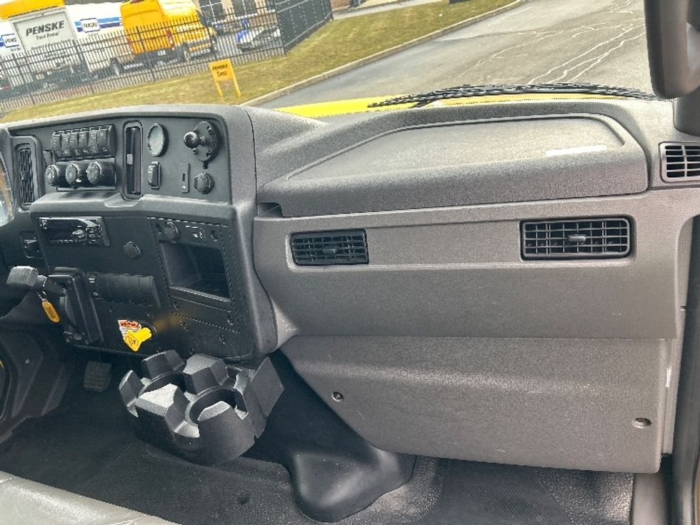 Medium Duty Box Truck-Light and Medium Duty Trucks-International-2021-MV607-Fitchburg-MA-194,554\n\t\tmiles-$ 38,250 - Image 21