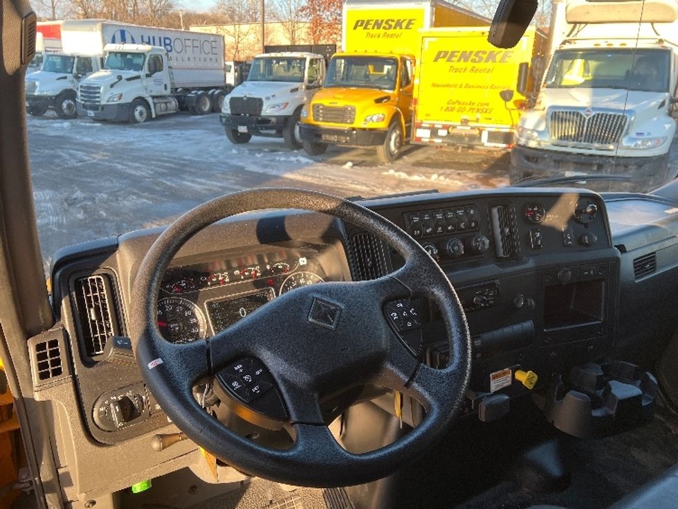 Medium Duty Box Truck-Light and Medium Duty Trucks-International-2021-MV607-Fitchburg-MA-195,940\n\t\tmiles-$ 38,000 - Image 17
