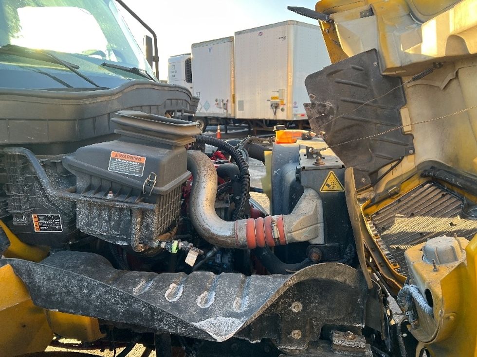 Medium Duty Box Truck-Light and Medium Duty Trucks-International-2021-MV607-Fitchburg-MA-195,940\n\t\tmiles-$ 38,000 - Image 24