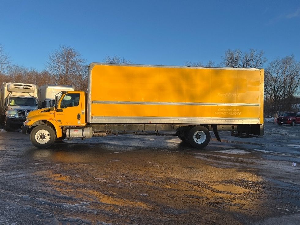 Medium Duty Box Truck-Light and Medium Duty Trucks-International-2021-MV607-Fitchburg-MA-195,940\n\t\tmiles-$ 38,000 - Image 4