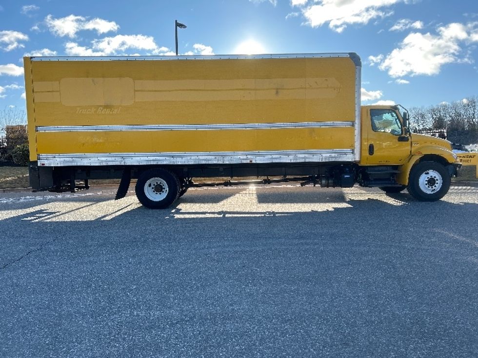 Medium Duty Box Truck-Light and Medium Duty Trucks-International-2021-MV607-Fitchburg-MA-197,067\n\t\tmiles-$ 38,000 - Image 15