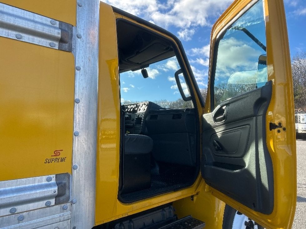 Medium Duty Box Truck-Light and Medium Duty Trucks-International-2021-MV607-Fitchburg-MA-197,067\n\t\tmiles-$ 38,000 - Image 20