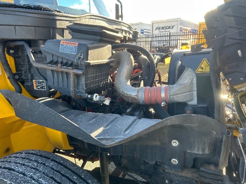 Medium Duty Box Truck-Light and Medium Duty Trucks-International-2021-MV607-Fitchburg-MA-197,067\n\t\tmiles-$ 38,000 - Image 23