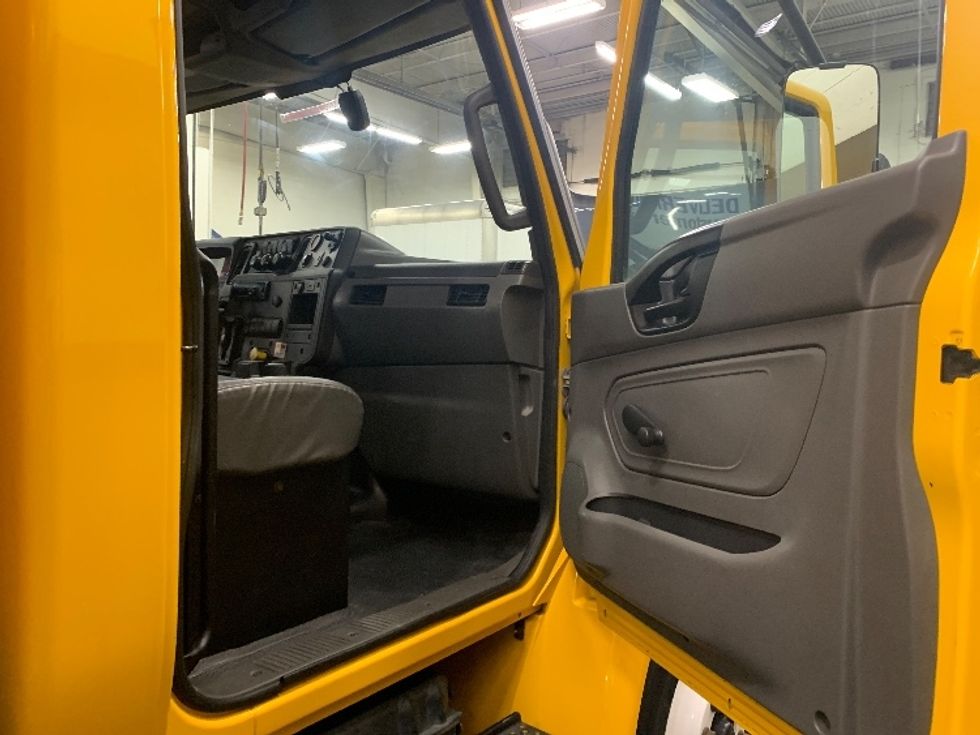 Medium Duty Box Truck-Light and Medium Duty Trucks-International-2021-MV607-Fitchburg-MA-225,303\n\t\tmiles-$ 34,500 - Image 20