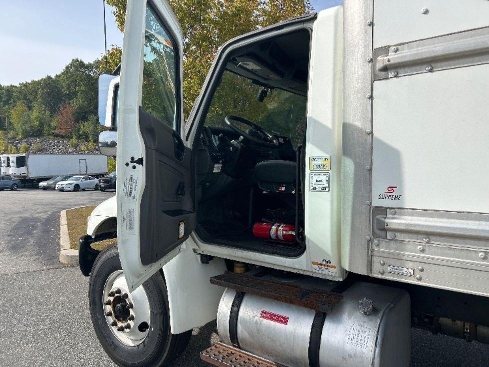 Medium Duty Box Truck-Light and Medium Duty Trucks-International-2021-MV607-Fitchburg-MA-238,278\n\t\tmiles-$ 38,500 - Image 16