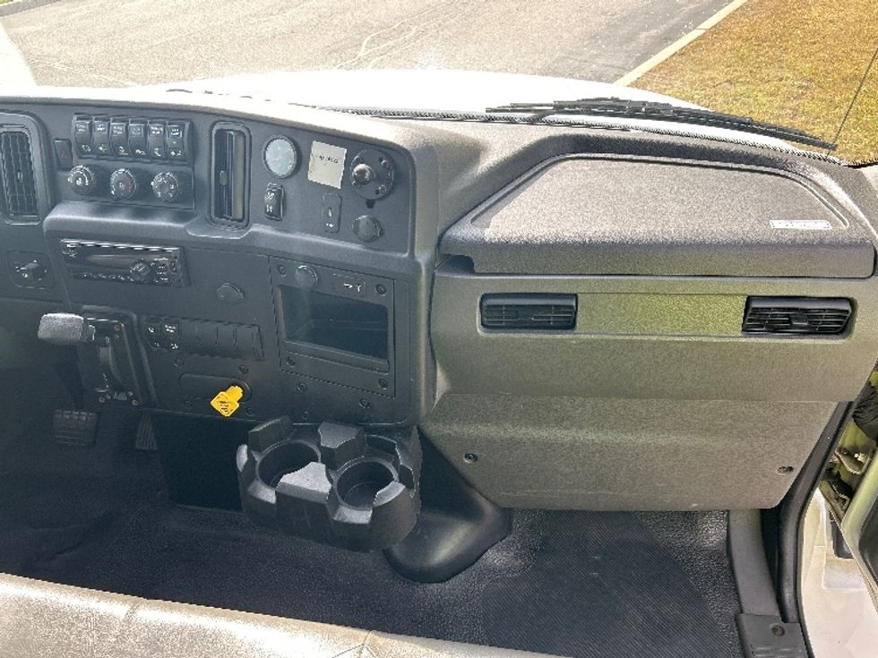 Medium Duty Box Truck-Light and Medium Duty Trucks-International-2021-MV607-Fitchburg-MA-238,278\n\t\tmiles-$ 38,500 - Image 21