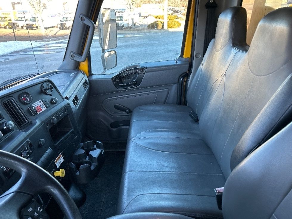 Medium Duty Box Truck-Light and Medium Duty Trucks-International-2021-MV607-Fitchburg-MA-238,531\n\t\tmiles-$ 32,750 - Image 19