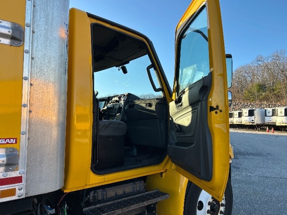 Medium Duty Box Truck-Light and Medium Duty Trucks-International-2021-MV607-Fitchburg-MA-238,531\n\t\tmiles-$ 32,750 - Image 20