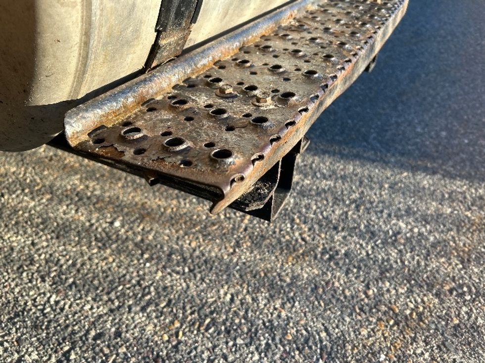 Medium Duty Box Truck-Light and Medium Duty Trucks-International-2021-MV607-Fitchburg-MA-238,531\n\t\tmiles-$ 32,750 - Image 28