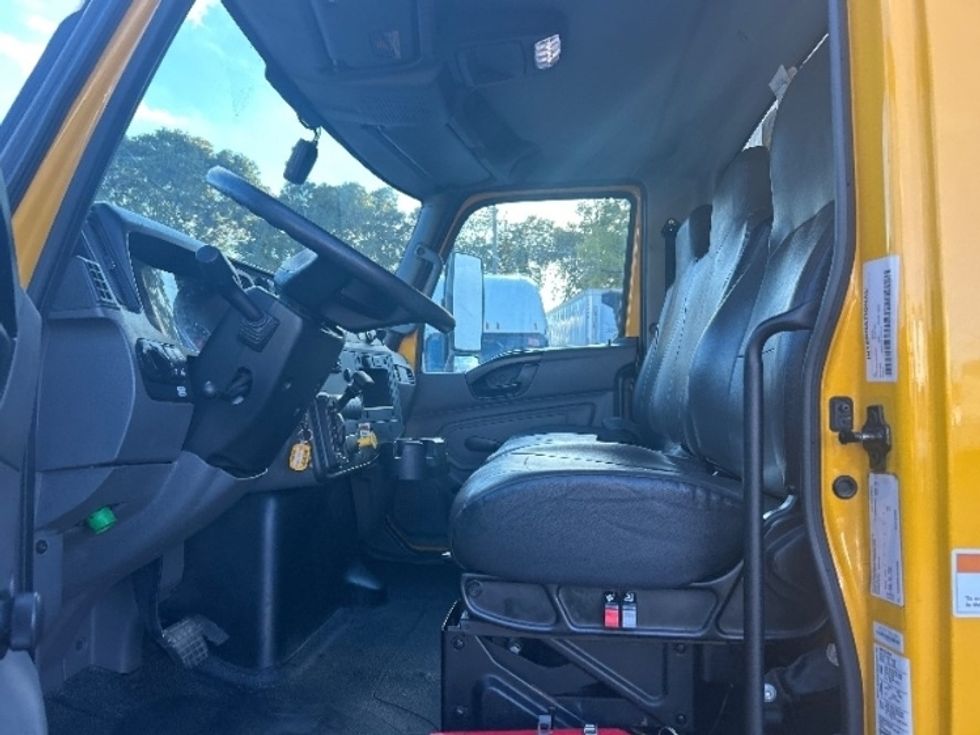 Medium Duty Box Truck-Light and Medium Duty Trucks-International-2021-MV607-Flint-MI-215,100\n\t\tmiles-$ 38,000 - Image 15