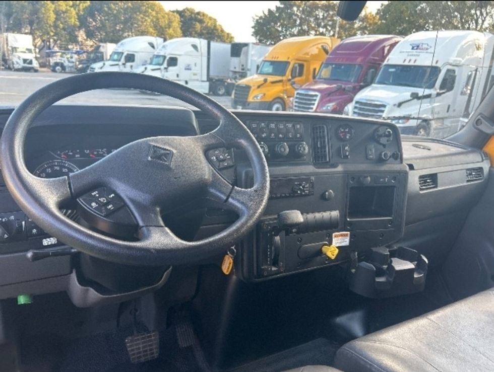 Medium Duty Box Truck-Light and Medium Duty Trucks-International-2021-MV607-Flint-MI-215,100\n\t\tmiles-$ 38,000 - Image 17