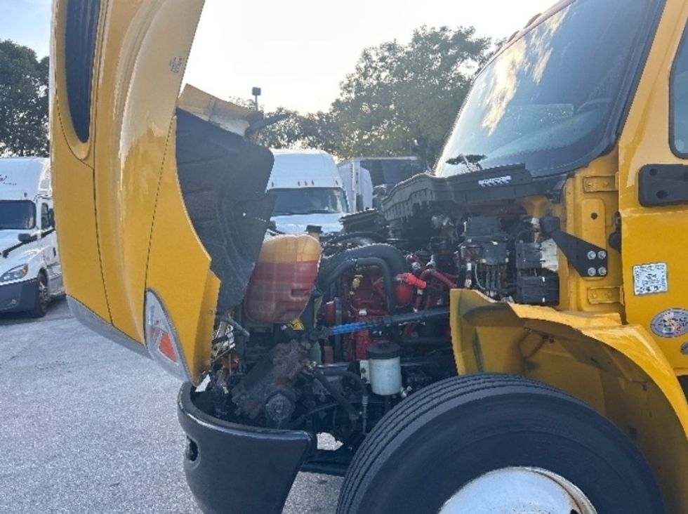 Medium Duty Box Truck-Light and Medium Duty Trucks-International-2021-MV607-Flint-MI-215,100\n\t\tmiles-$ 38,000 - Image 23