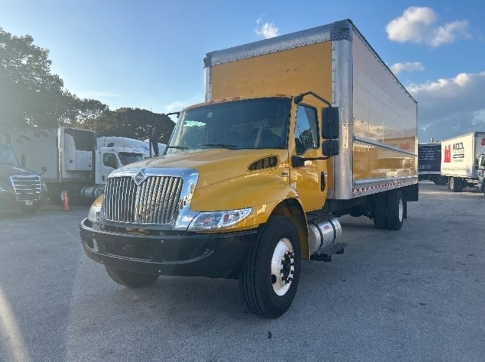Medium Duty Box Truck-Light and Medium Duty Trucks-International-2021-MV607-Flint-MI-215,100\n\t\tmiles-$ 38,000 - Image 3