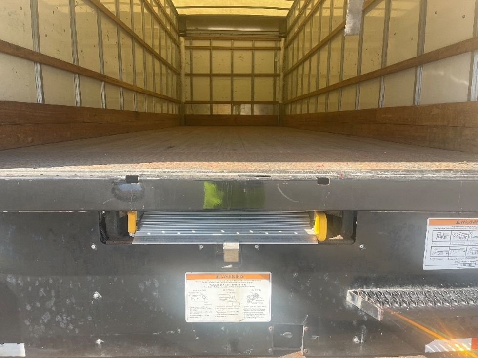 Medium Duty Box Truck-Light and Medium Duty Trucks-International-2021-MV607-Flint-MI-215,100\n\t\tmiles-$ 38,000 - Image 9