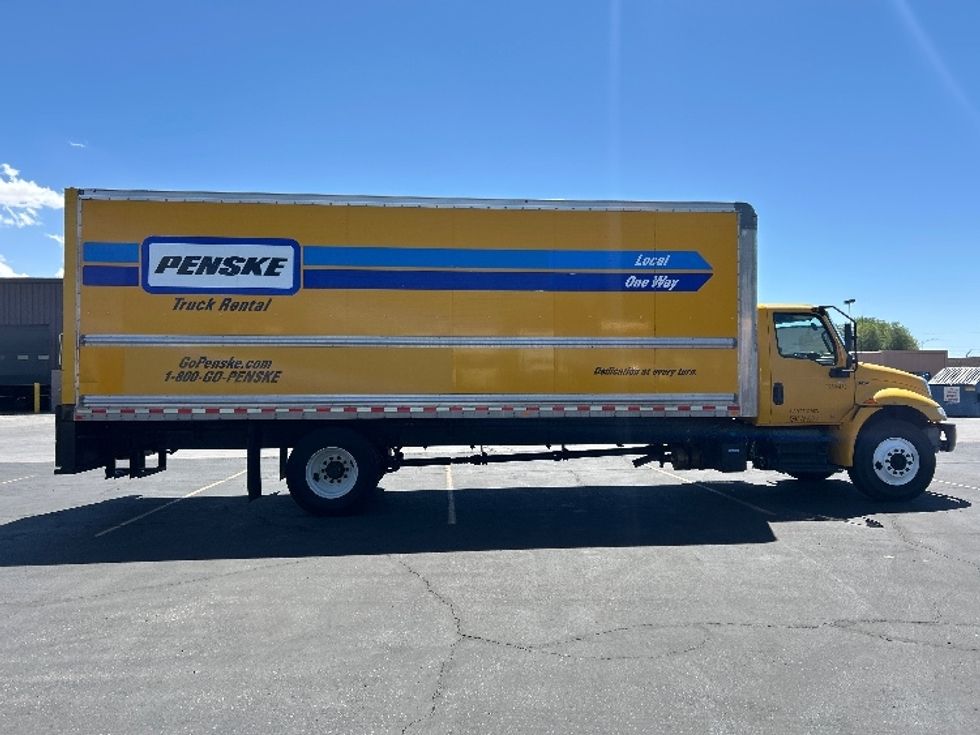 Medium Duty Box Truck-Light and Medium Duty Trucks-International-2021-MV607-Fontana-CA-216,328\n\t\tmiles-$ 43,000 - Image 14